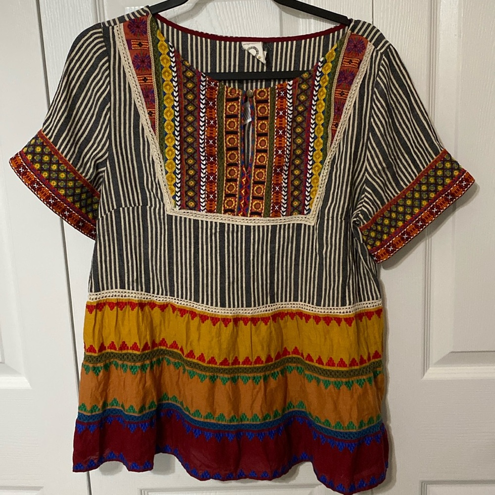 Anthropologie Akemi + Kin Boho Embroidered Multicolor Short Sleeve Cotton Top M